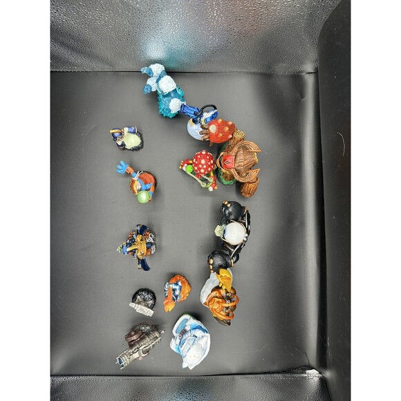 Lot of 12 Skylanders - Picture 2 of 5